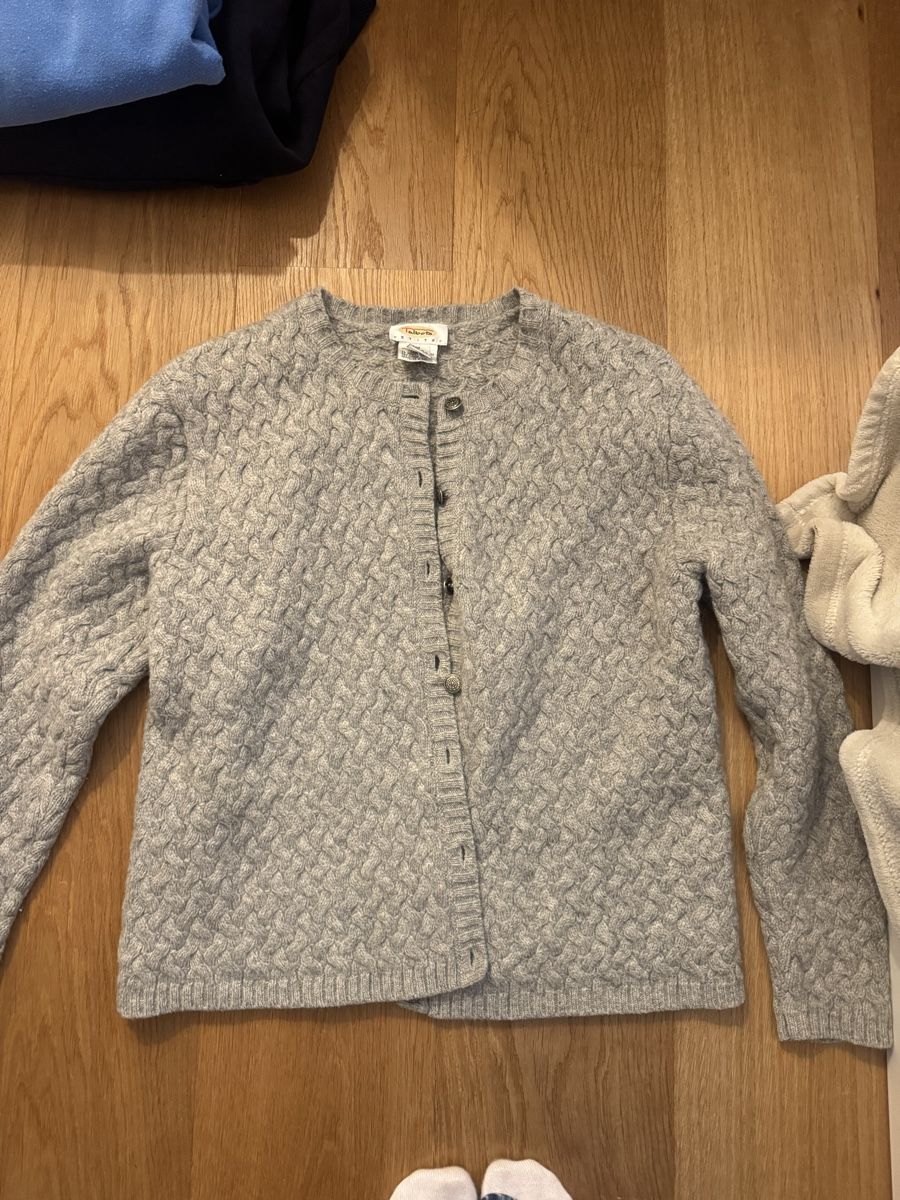Pullover & Sweatshirts: Cardigan grau Wolle, Talbots – Gebraucht aus Solothurn von jgu_xfz2