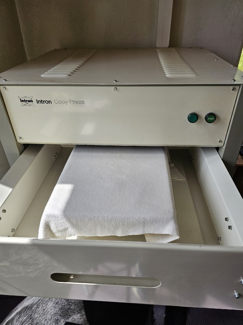Alle Maschinen: Intron Hydraulische Presse für Stoffdruck – Gebraucht aus Meisterschwanden von Hummer21 2