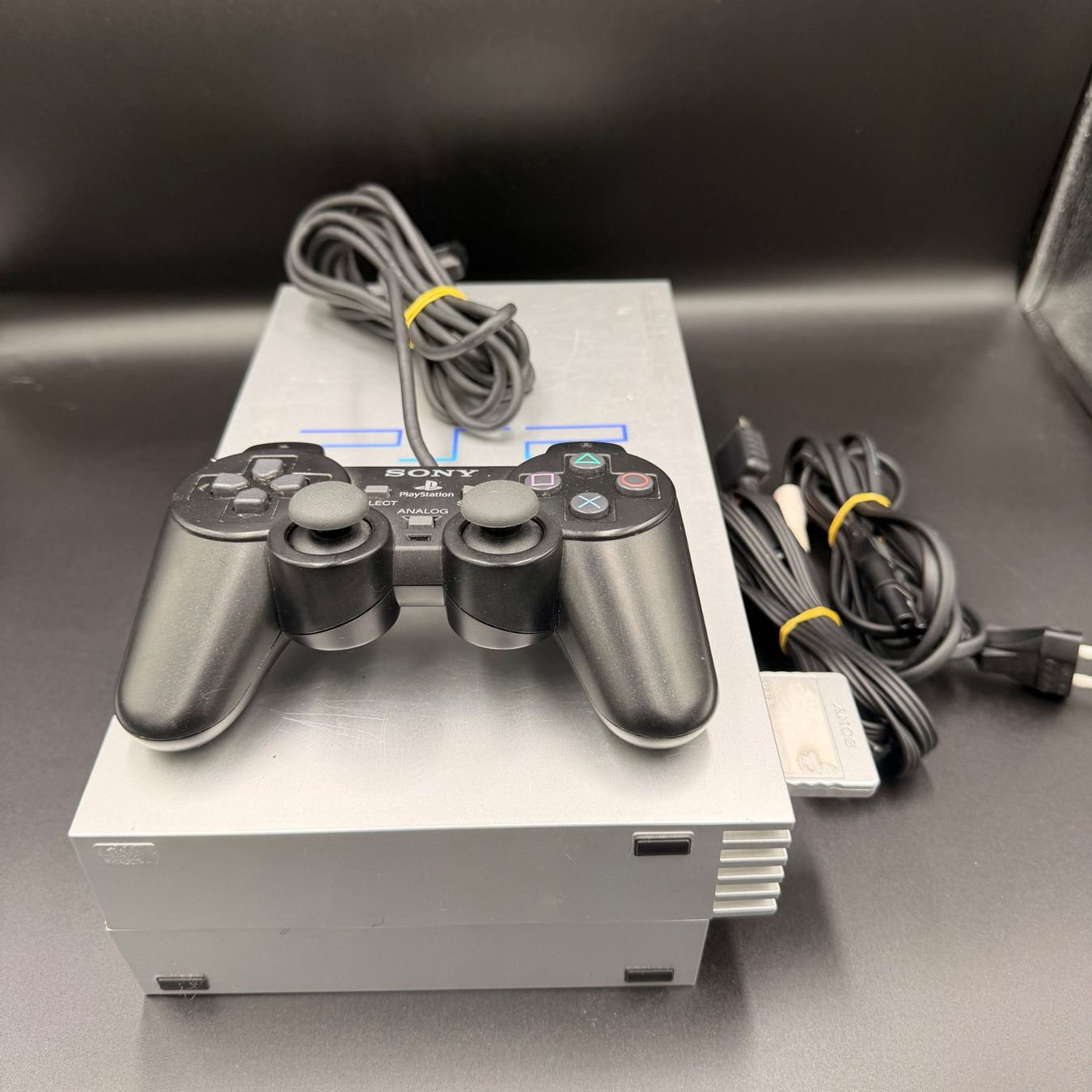 Sony Consoles: PlayStation 2 (Fat) SCPH-50004 – D'occasion à Düdingen par Nerdworld