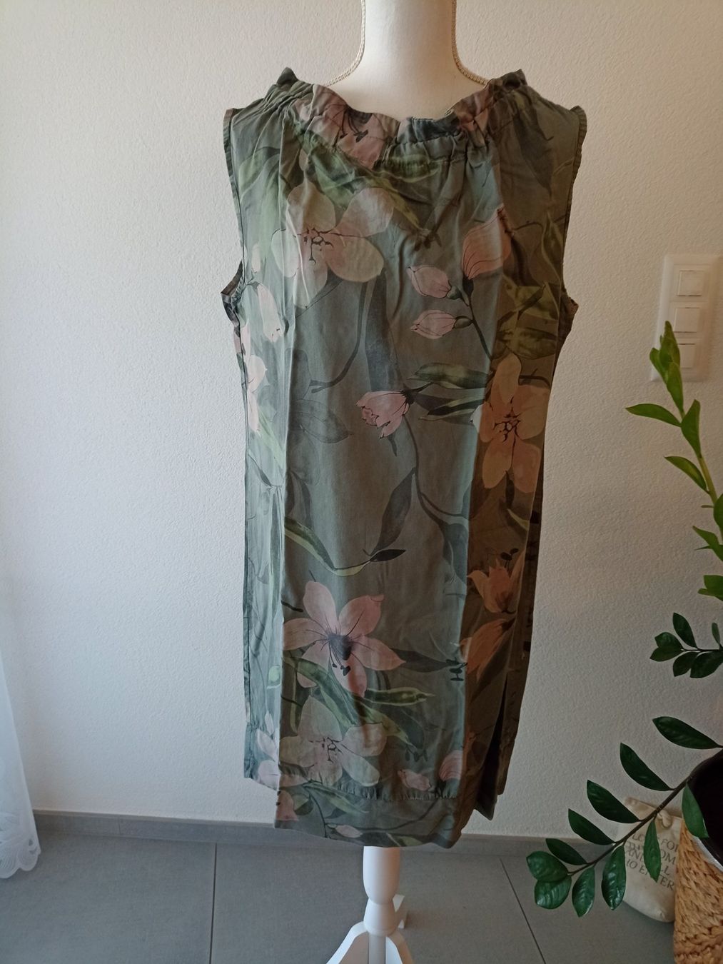 Kleider: Sommerkleid grün gr.40 – Neu (gemäss Beschreibung) aus Winterthur von Husakeva 2