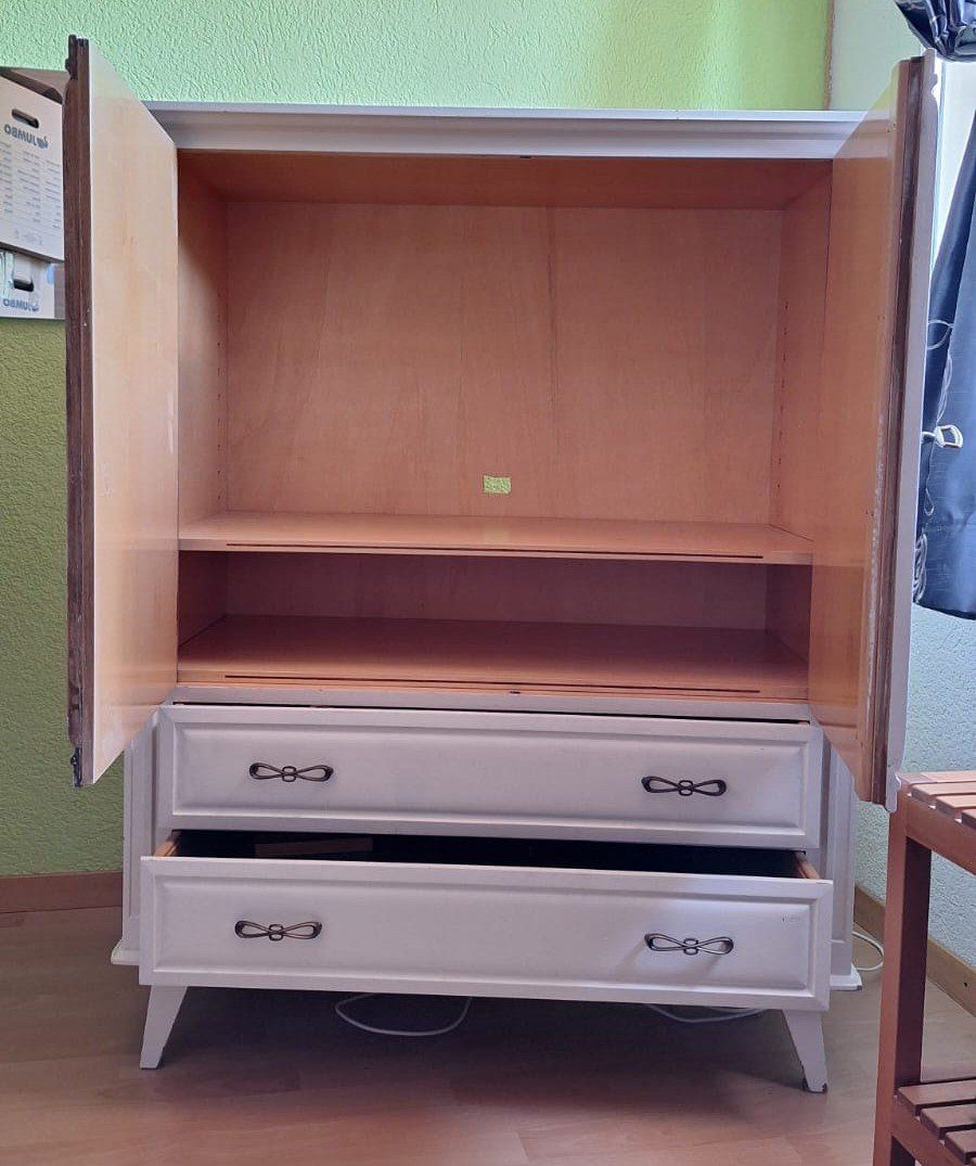 Cassettiere: Buffet - commode en bois – Usato da Bossonnens venduto da CatOch 1