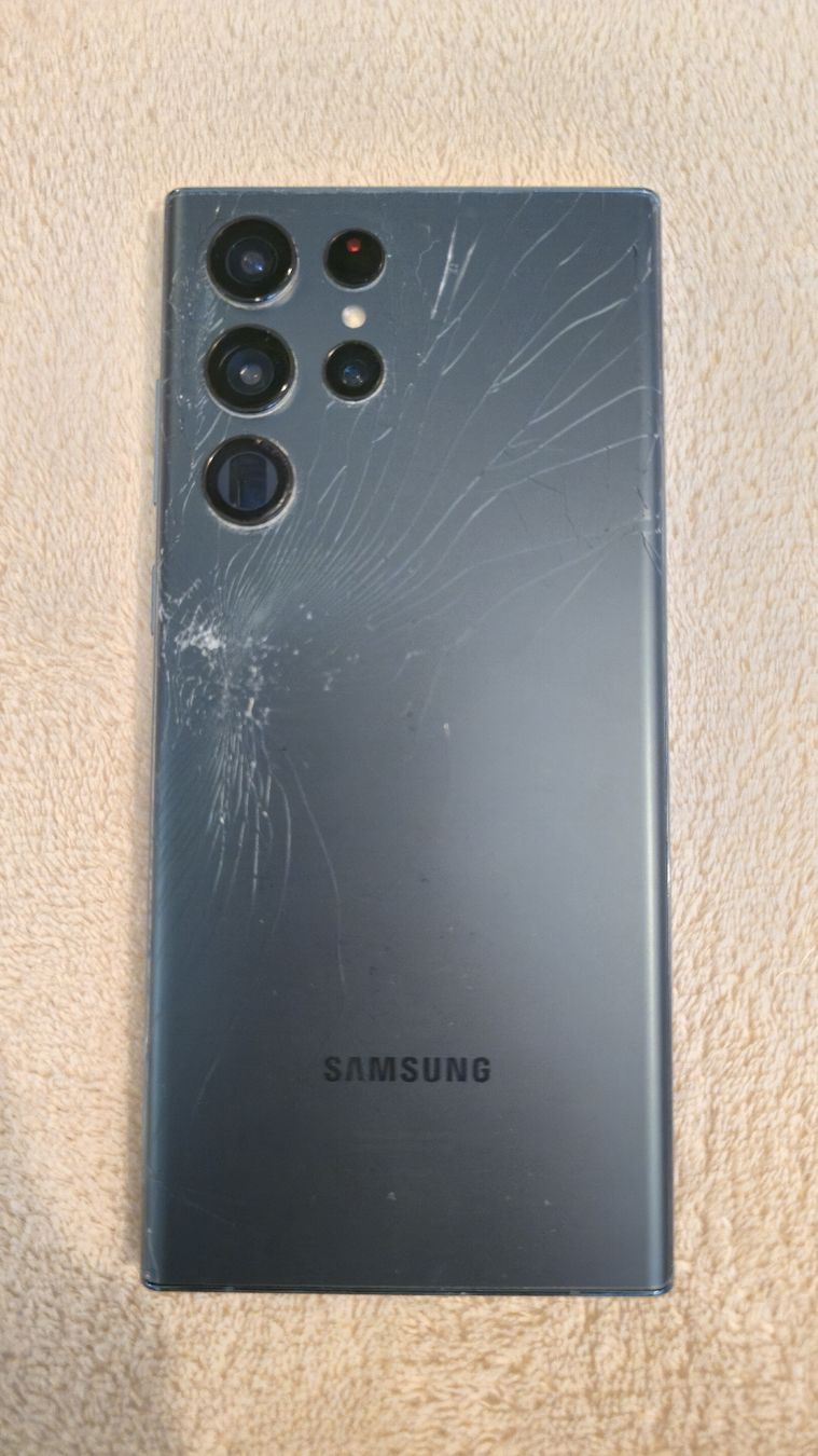 Samsung Telefoni cellulari / Smartphones: Samsung Galaxy S22 Ultra 25 GB – Usato da Zürich venduto da graberg 1