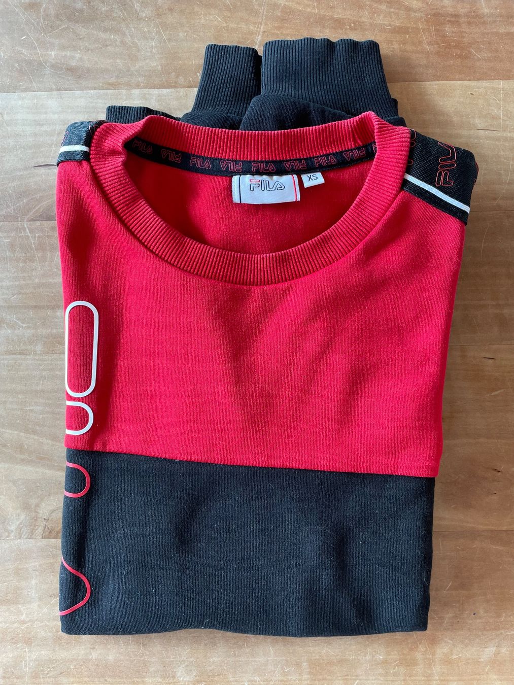 Fila Pullover & Sweatshirts: schöner Pulli Gr. XS – Gebraucht aus Rütihof von solombra 1