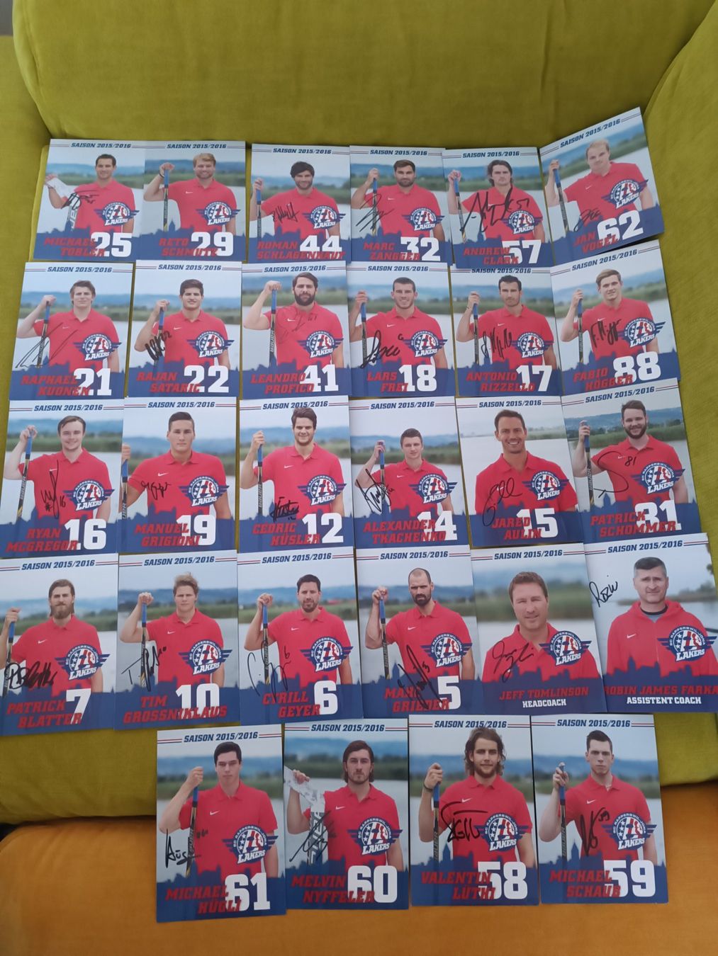 Autografi: 30x Rapperswil-Lakers 2015/2016 - handsigniert – Usato da Menziken venduto da Artographs