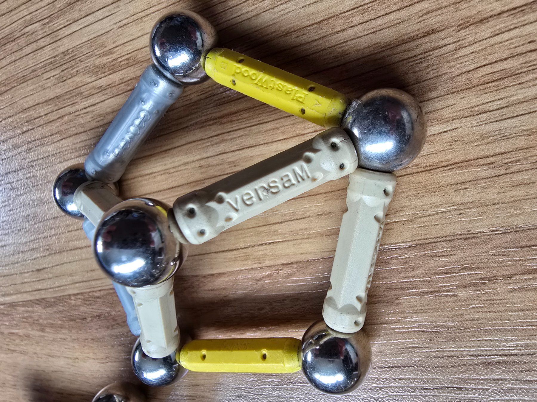 Giocattoli: Magnetisches Konstruktionsspielzeug – Usato da Büttikon AG venduto da Amineah 1