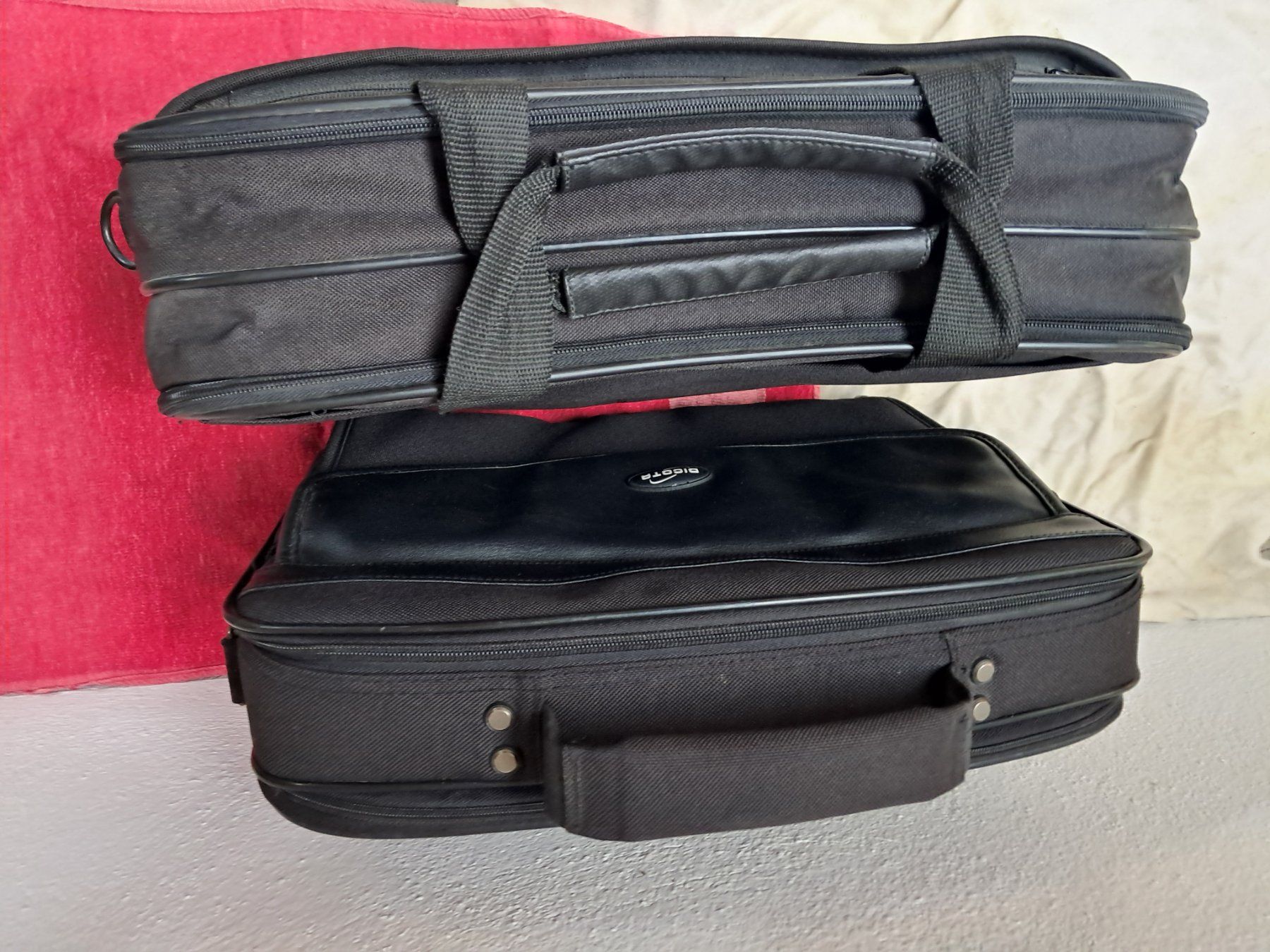 PC: Sac à ordinateur – Usato da moutier venduto da Dupont50 3