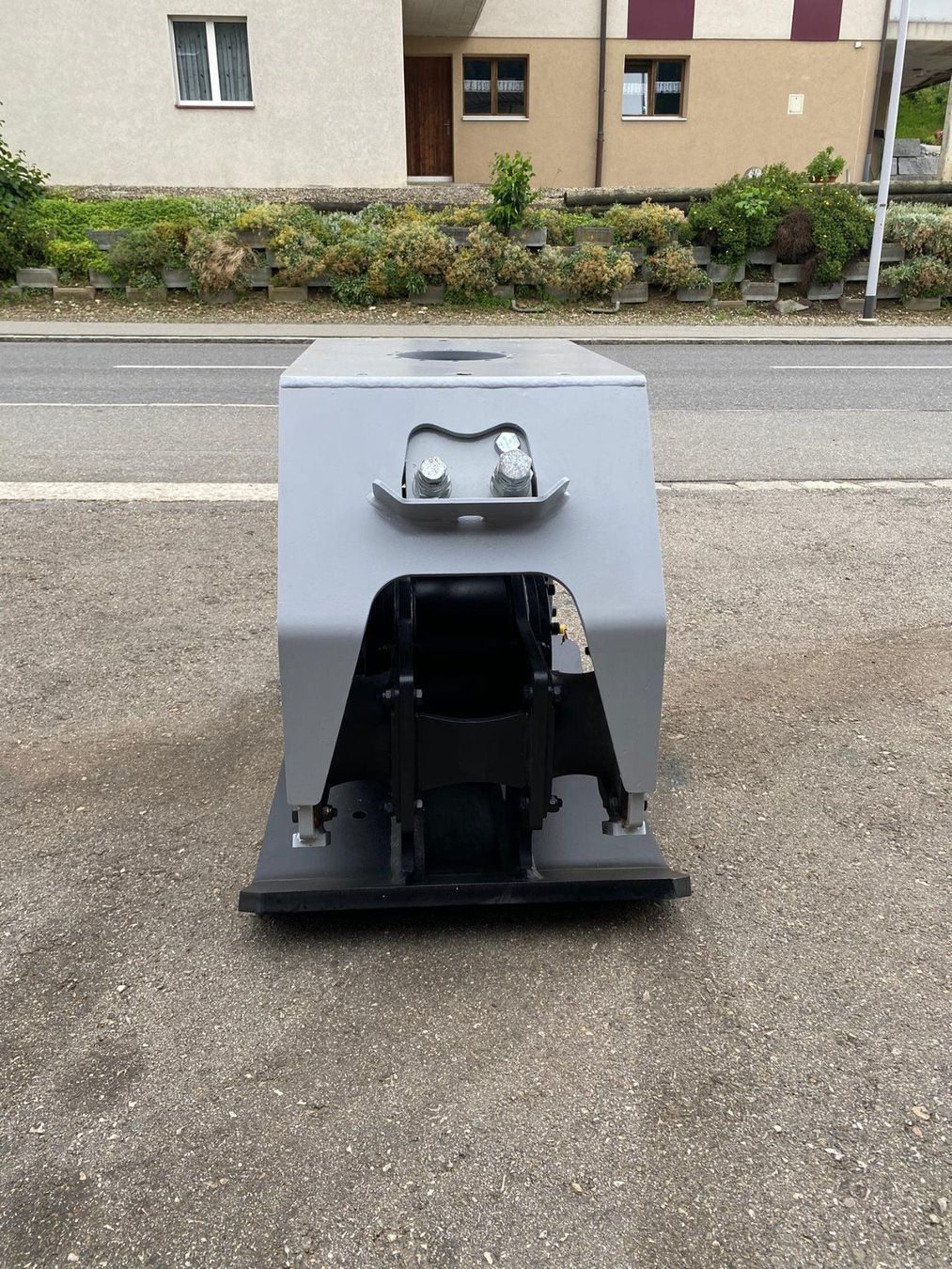 Escavatori: Bodenverdichter / Vibroplatte zu Bagger – Usato da Hasle LU venduto da LinTech 2