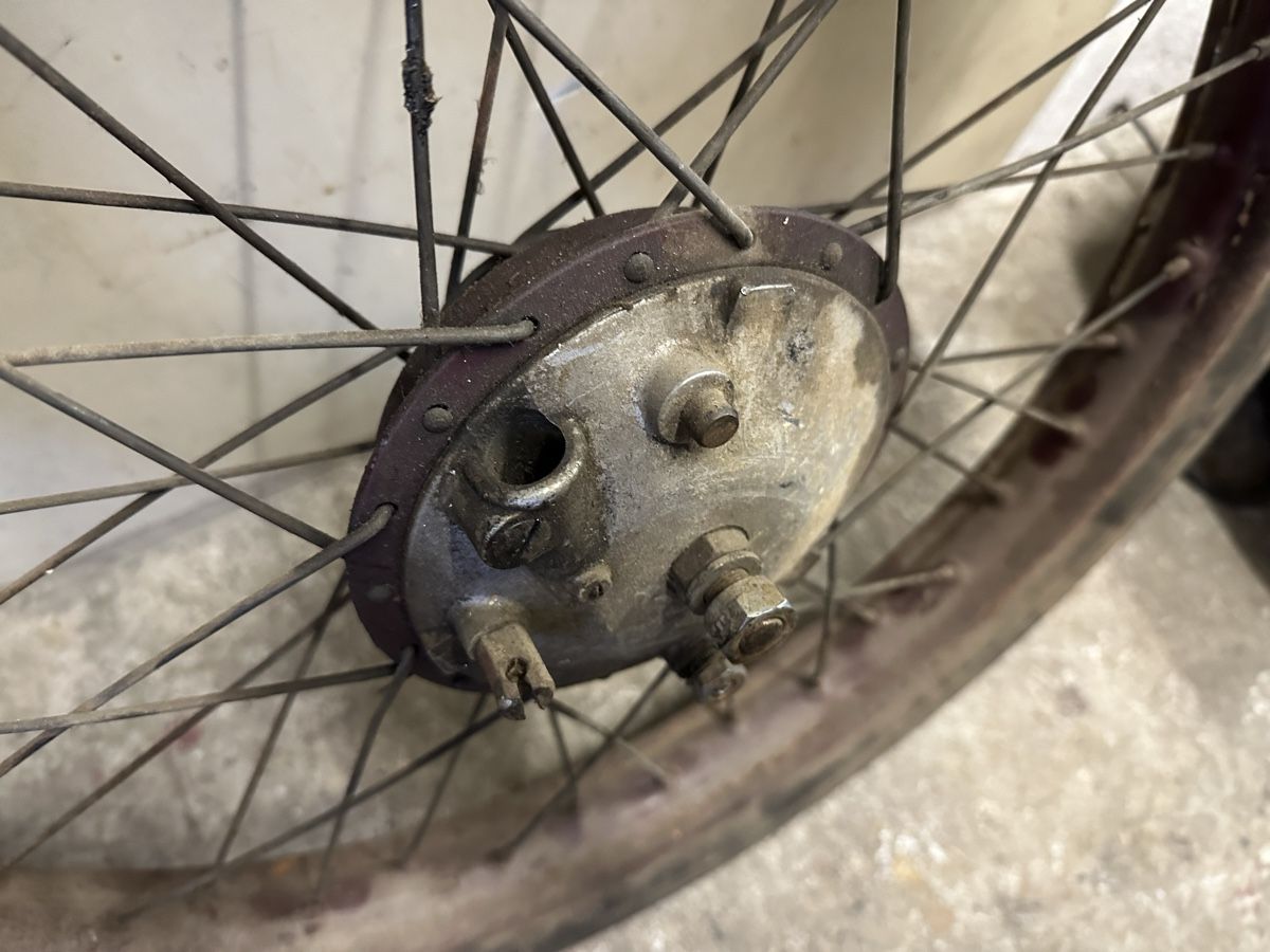 Alle Motorradersatzteile: Roue avant moto ancienne / Vorderrad oldtimer 19 motobecane? – Gebraucht aus Courtételle von claude41 2