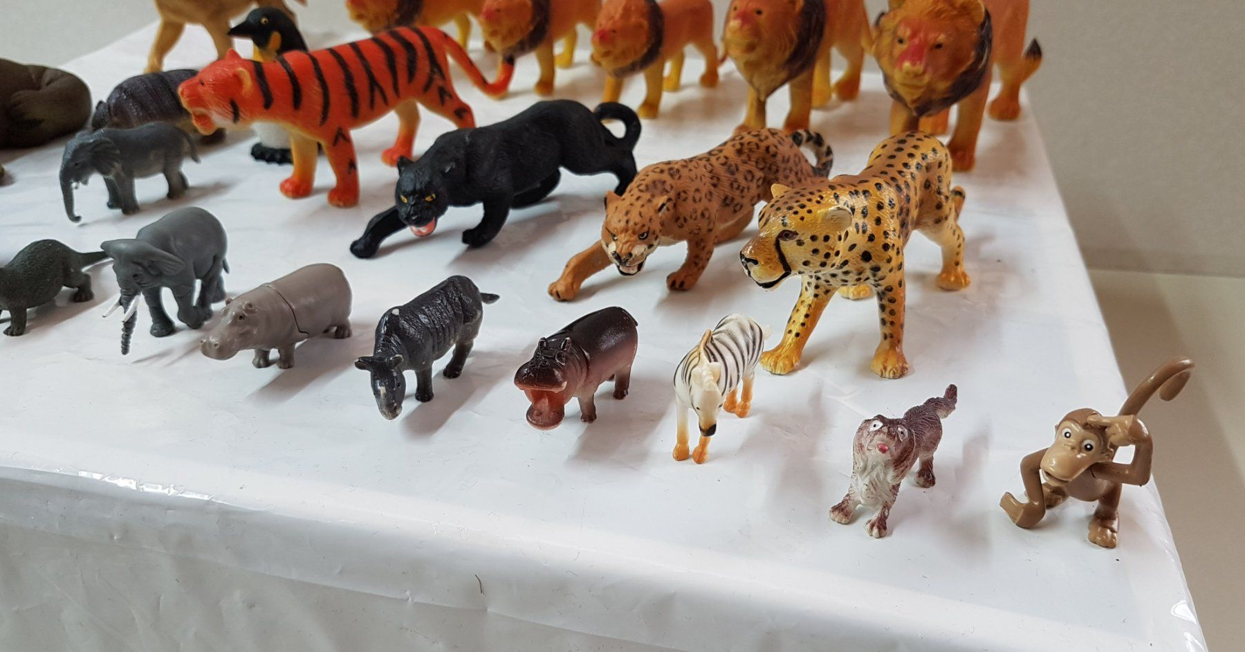 Statuette: 😎 25 Diverse Tier Figuren – Usato da Schüpfheim venduto da Games_Spielkonsolen 3