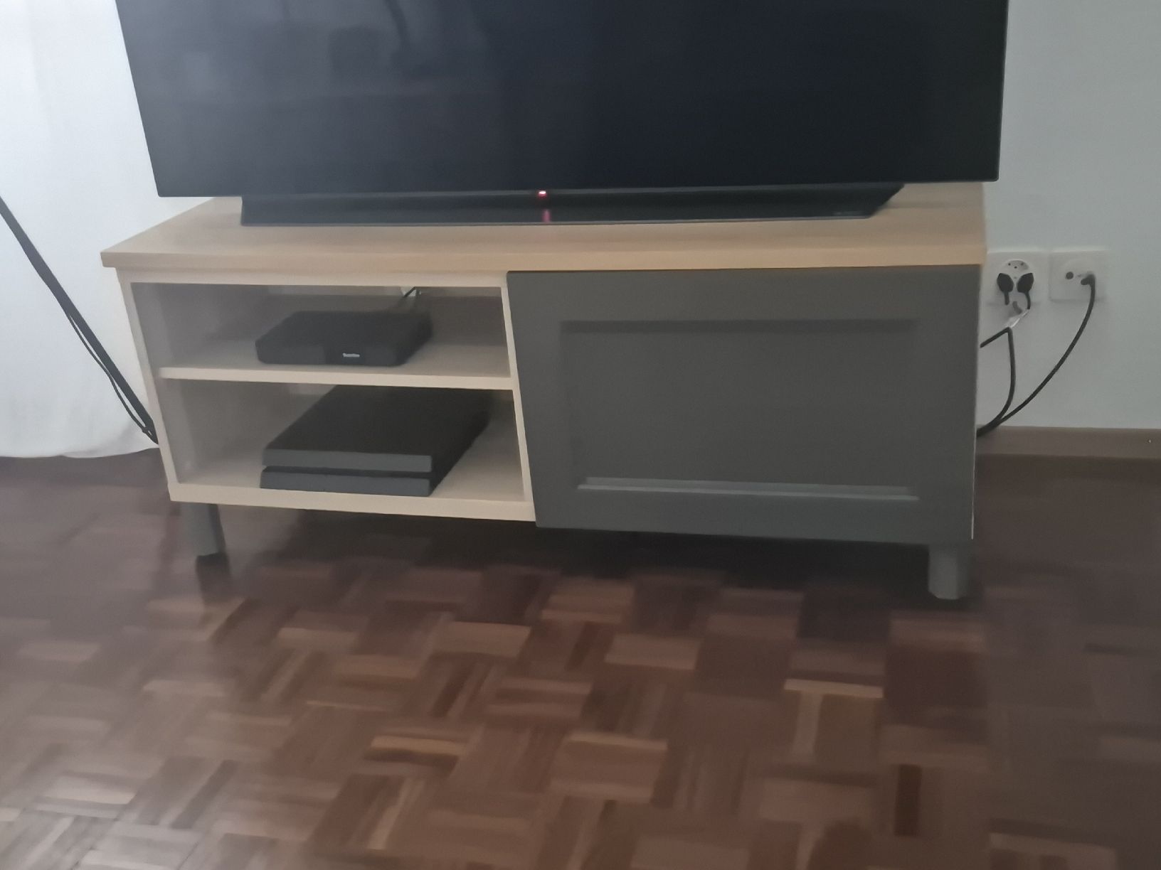 Ikea TV Möbel: TV-Möbel/Sideboard Ikea – Gebraucht aus Neftenbach von pnp_p22x 2