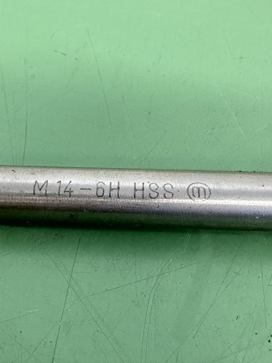 Tutti gli attrezzi: HSS M14-6H Threading Tap, Gewindebohrer. – Usato da Aarberg venduto da SNMachines 1