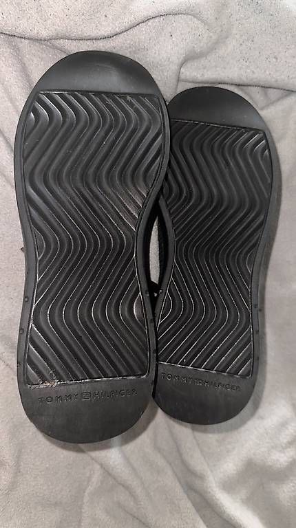 Scarpe da donna: Tommy Hilfiger Sneaker - 41 Grösse – Usato da Felben-Wellhausen venduto da ale_y7hx 1