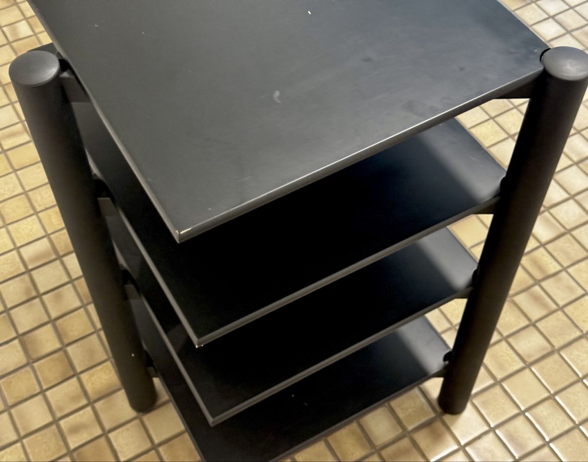 Supporti a parete: Hi-Fi Rack 4 shelfs – Usato da Zürich venduto da Tapehead 8