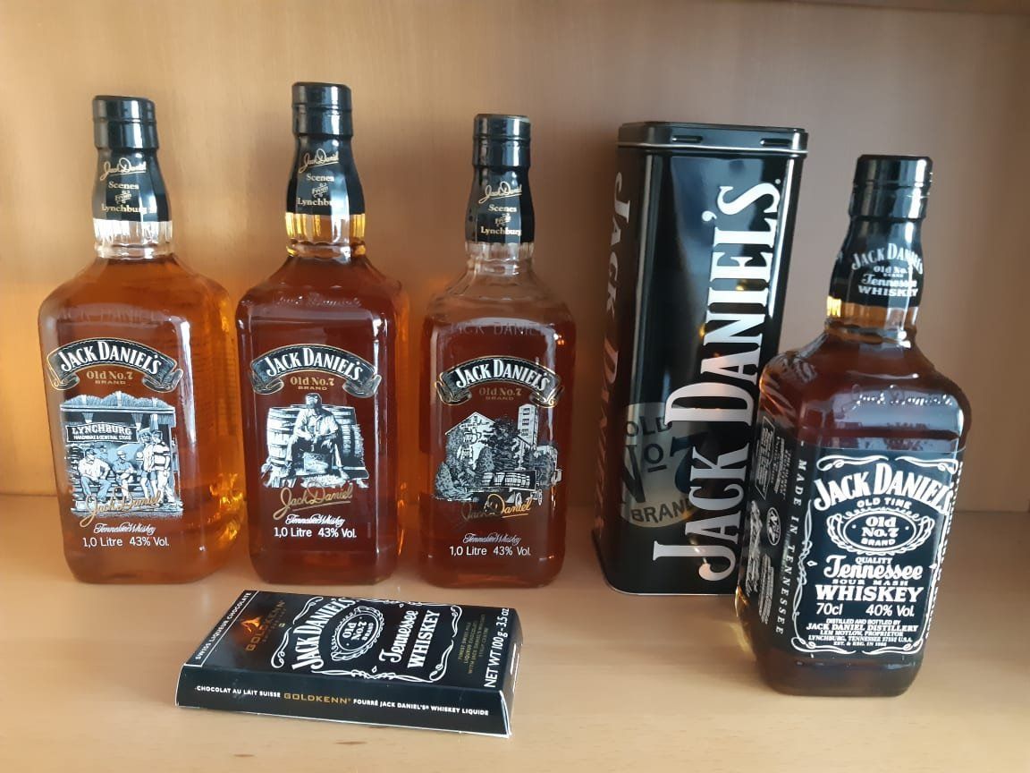 Jack Daniels Bevande alcoliche: Jack Daniels Whiskey Sammlung – Usato da Dulliken venduto da Airliner2 2