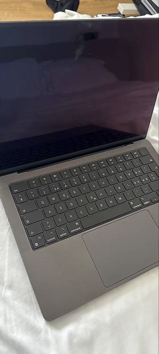 Apple Notebooks: Apple Mac book m4 Pro 48GO RAM 2TO – Neu (gemäss Beschreibung) aus Bevaix von Ky714n 1