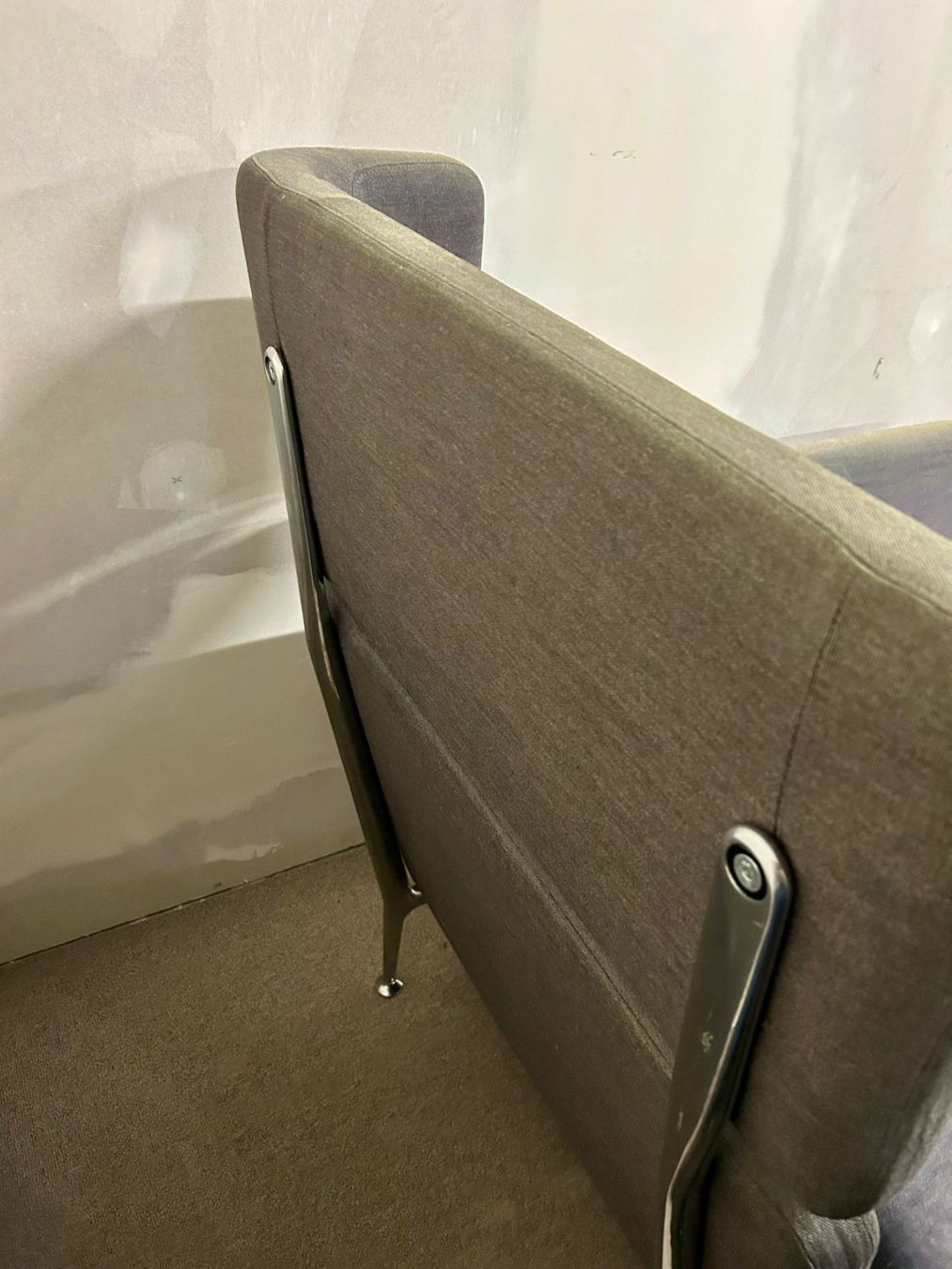 Vitra Divani: Vitra Suita Sofa, dunkelgrau modulares Ecksofa mit Ablage – Usato da Rickenbach ZH venduto da Der-Insider 6