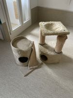 Zwei Kratzbaume beige mit Liegeflache gebrauchter Zustand