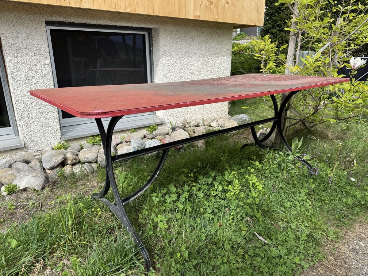 Tavoli: Gartentisch – Usato da Trin Mulin venduto da wls 1