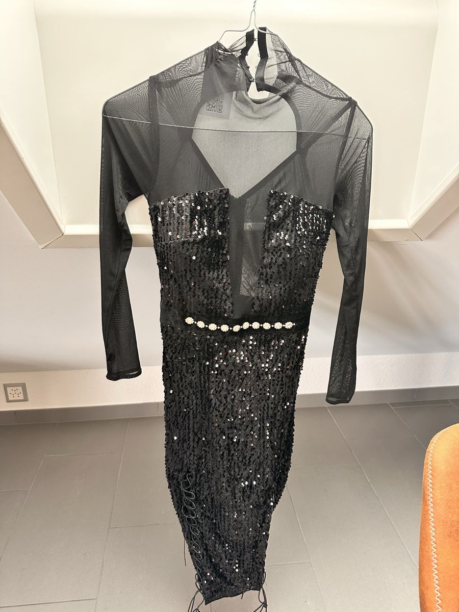 Vestiti: Elegant dress – Nuovo (secondo la descrizione) da Zürich venduto da fed_vh9n