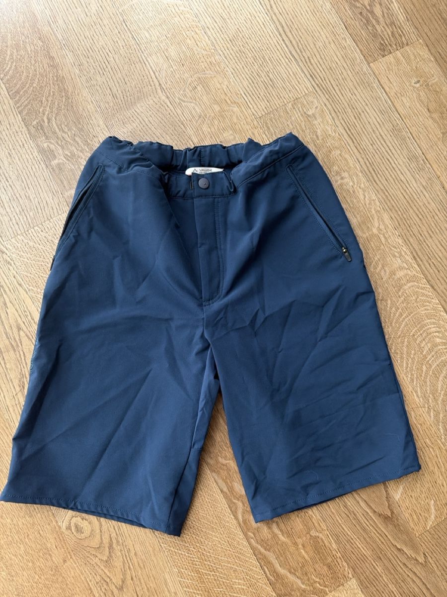 Vaude Pantaloni: Tolle Vaude Shorts, Größe 158/164 – Usato da Zug venduto da kam_m856