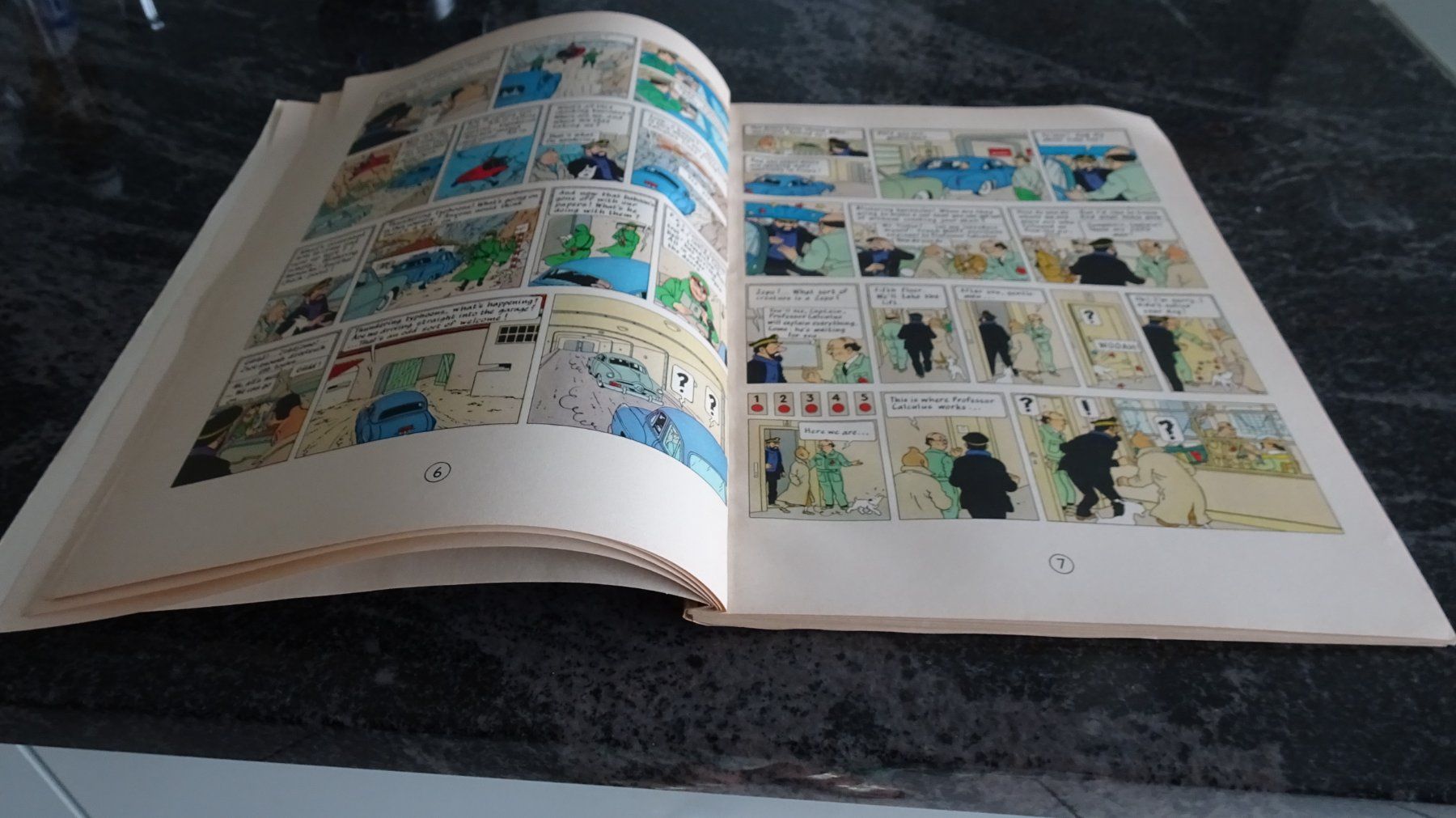Fumetti: TINTIN DESTINATION MOON ENGLISCH – Usato da Zürich venduto da Roulet 9
