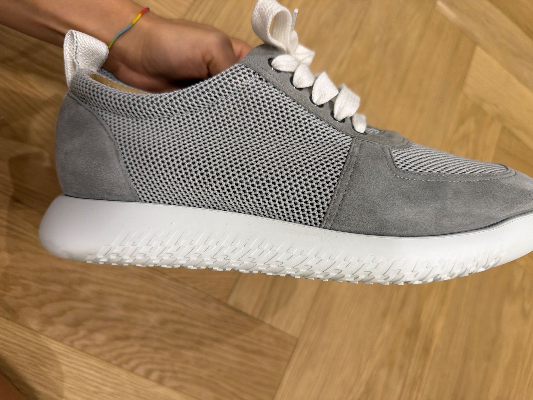 Hermès Scarpe da uomo: Hermes Sneaker Grau Leder Mesh Grösse 42 – Usato da Roggwil TG venduto da est_r5x7 5