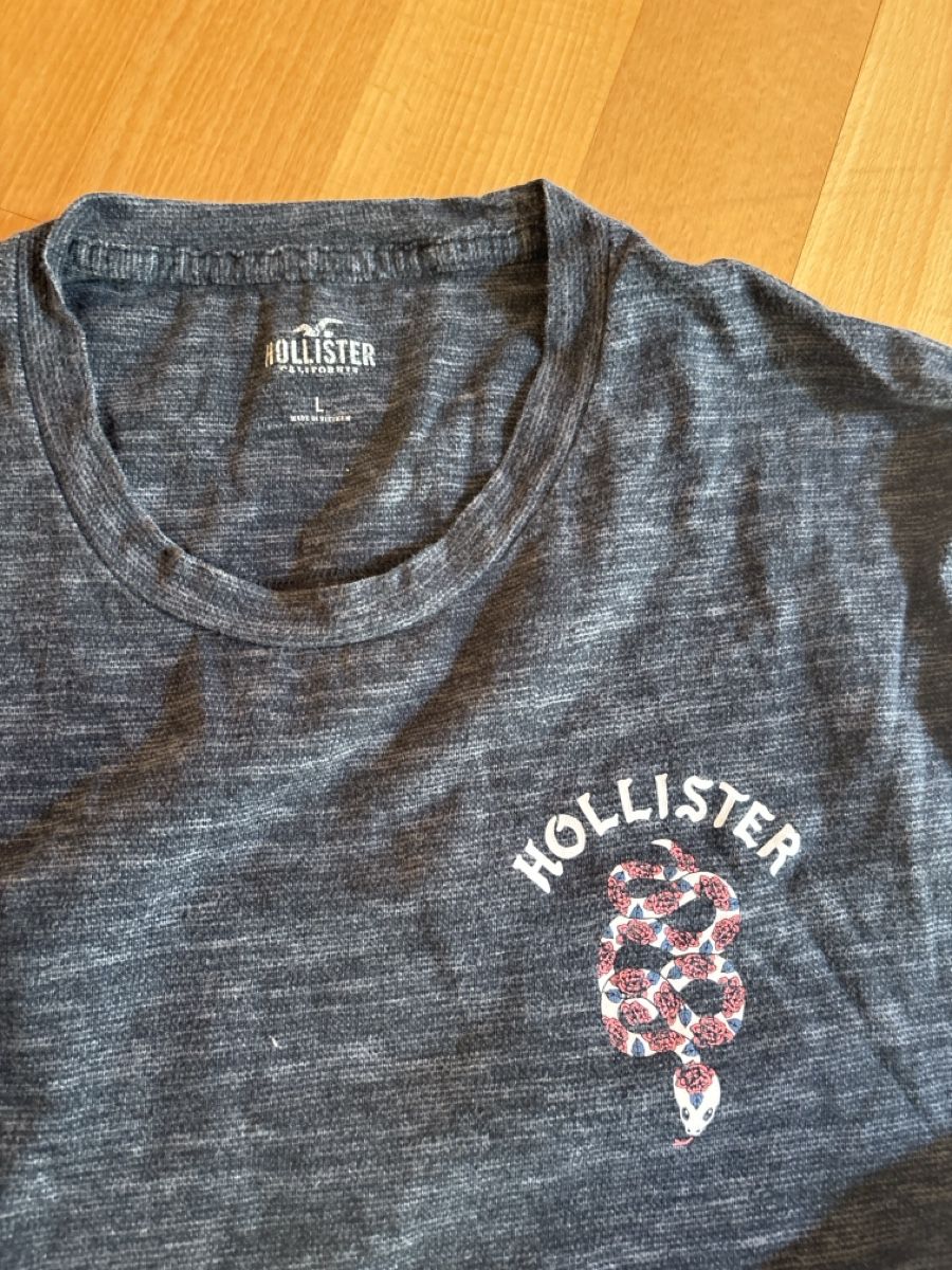 Hollister T-Shirts: Hollister Snake T-shirt – Gebraucht aus Chexbres von doe_xns6 2