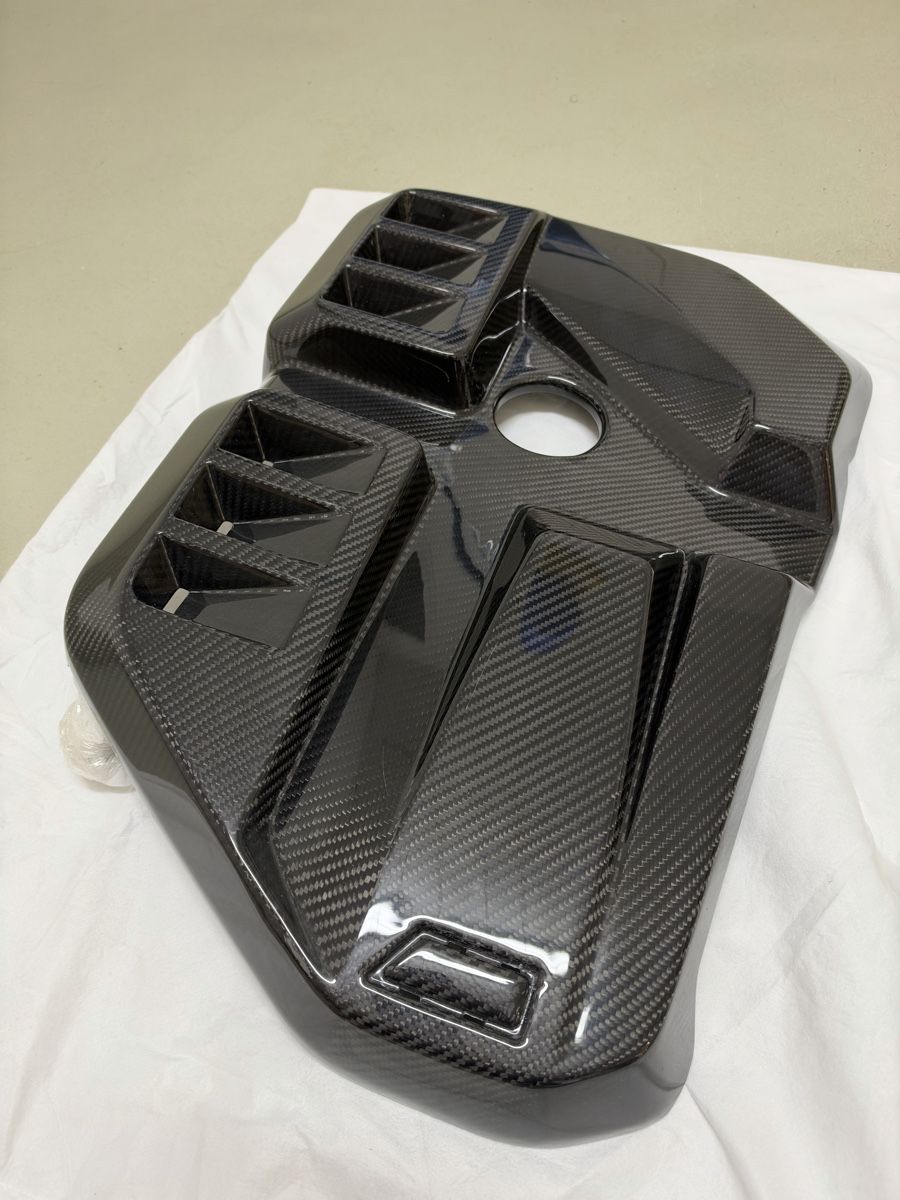 BMW Sonstiges Fahrzeugzubehör: BMW M Carbon Motorabdeckung – Neu und originalverpackt aus Fislisbach von Jale_31 1