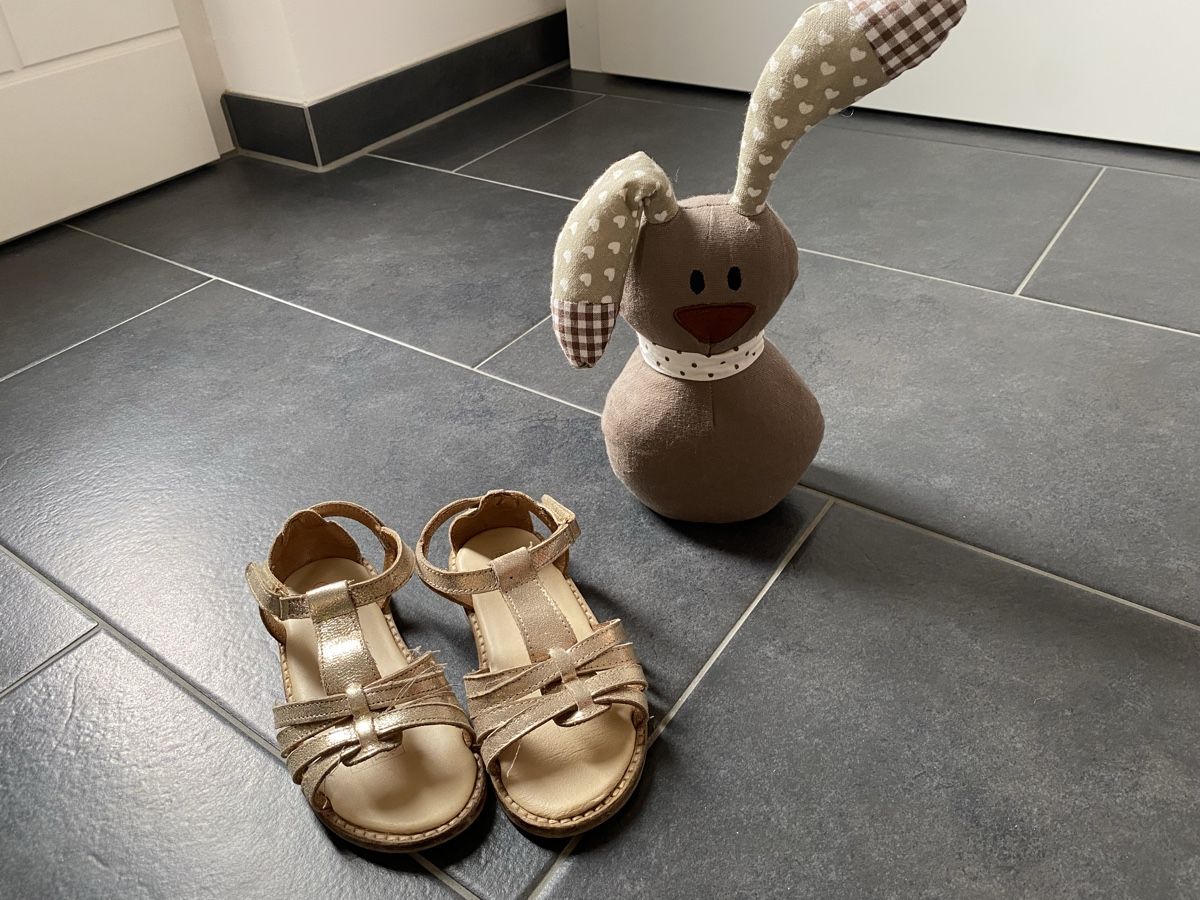 Scarpe per ragazze: Sandalen Okaidi, Gr. 28 – Usato da Summaprada venduto da hirschuh506