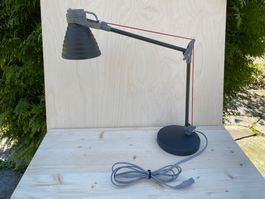 schöne Vintage Tischlampe Massive