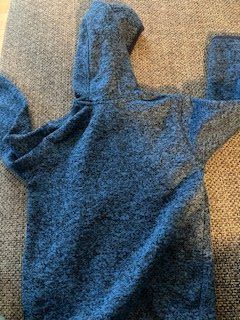 Maglioni & Felpe: Pull à capuche t.98/104 – Usato da Boudry venduto da Lamue01 1