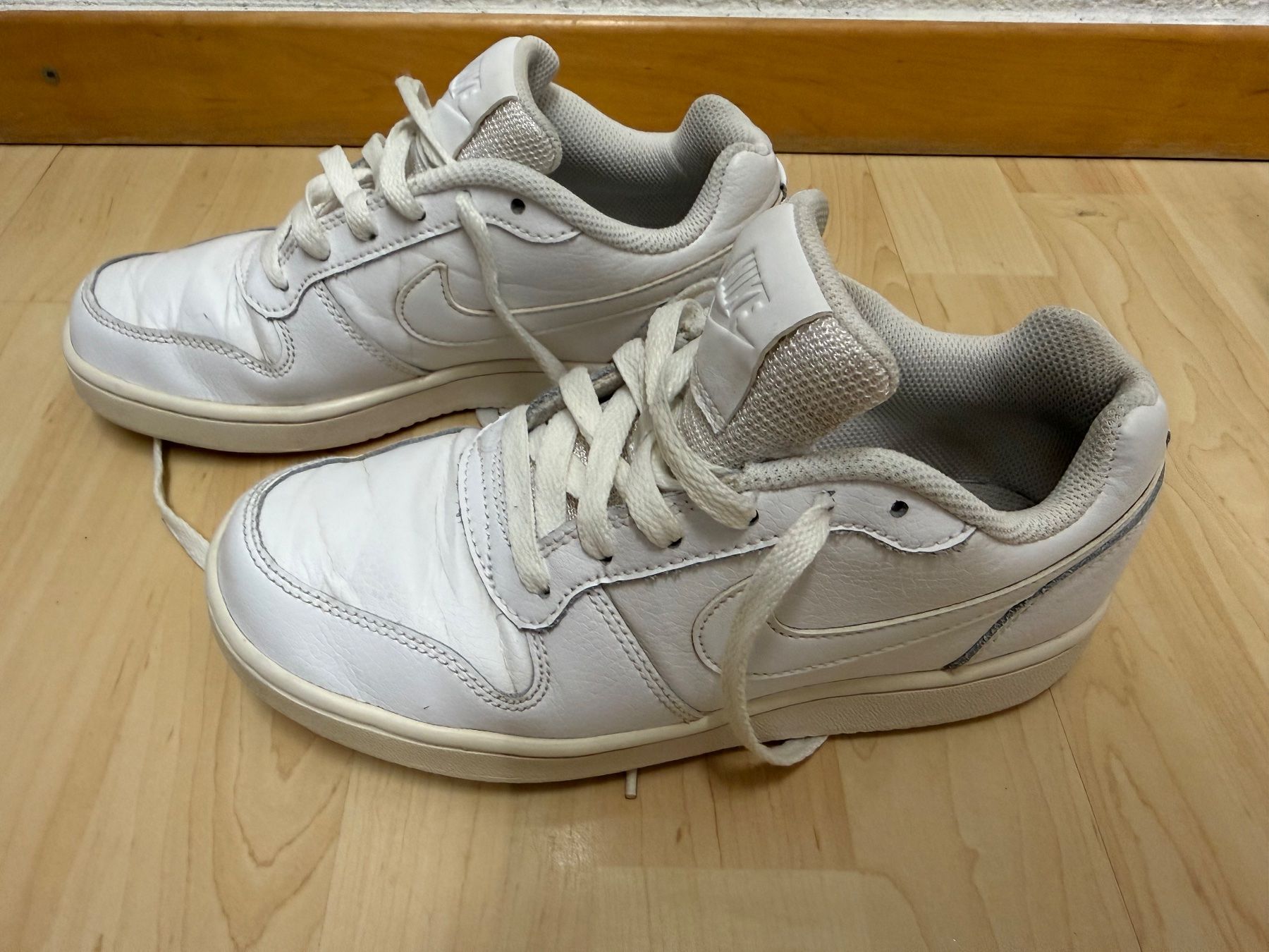 Nike Scarpe da uomo: Schuhe Nike Ebernon Low - Sneaker, Gr. 36.5, weiss – Usato da Siebnen venduto da dte_9kmw 2