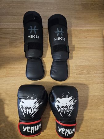 Kinder Boxhandschuhe und Schienbein- / Fussschoner