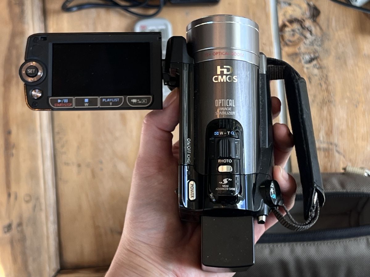 Canon Videocamere: Canon Legria HF200 – Usato da Sion venduto da Pastequejaune 7