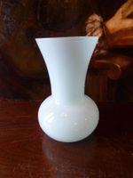 Opalinglas Vase