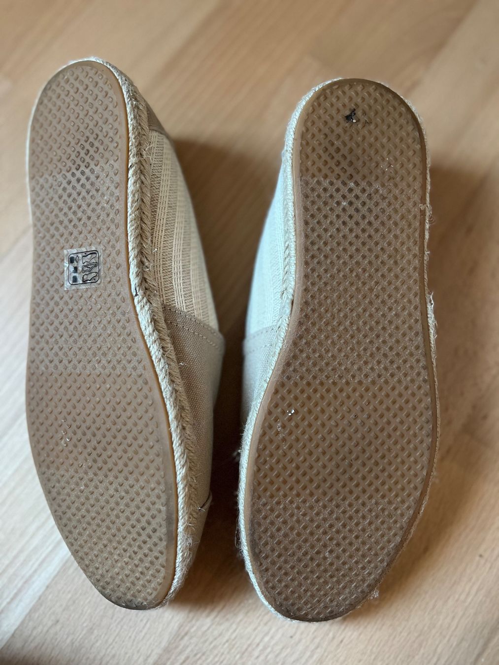 Toms Damenschuhe: Toms Schuhe Gr. 40 – Gebraucht aus Rafz von Esther90_ 1