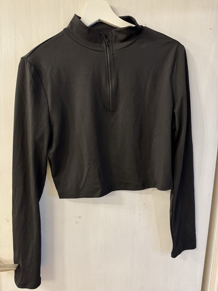 Top: Langarm Top – Usato da Niederurnen venduto da Salome.r02
