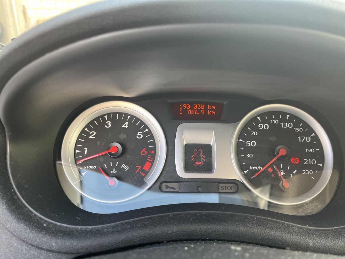 Renault Automobili: Renault Clio 1.2 16V – Difettoso da Luzern venduto da GGogo 4