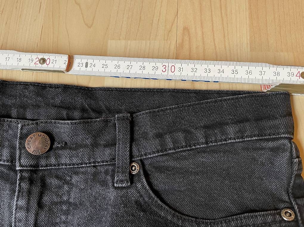 Jeans: Jeans Cheap Monday Slim grau 30/32 – Usato da St. Gallen venduto da K_Blum 2