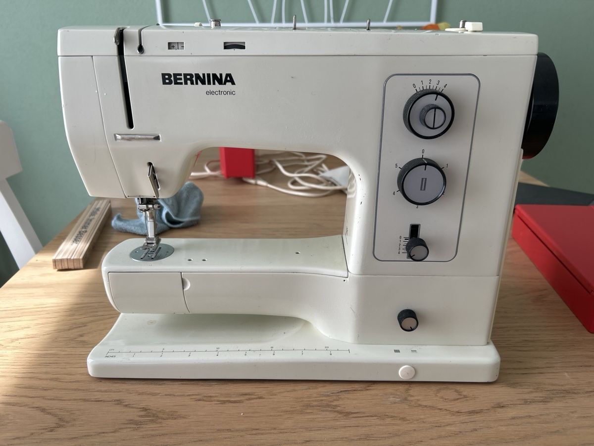 Bernina Macchine da cucire: Bernina 831 Nähmaschine – Usato da Schaffhausen venduto da Foensi2000