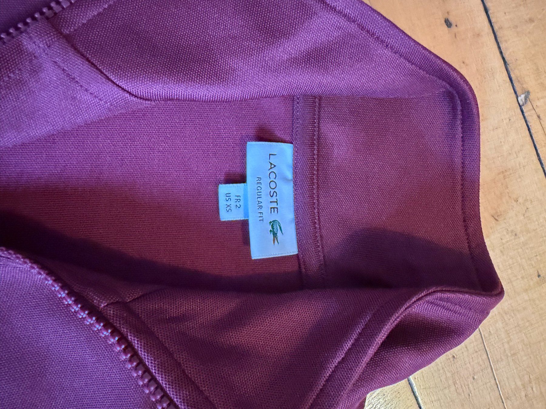 Kleiderpakete: Ensemble de survêtement Lacoste bordeaux – Gebraucht aus Genève von rij_7zrr 2