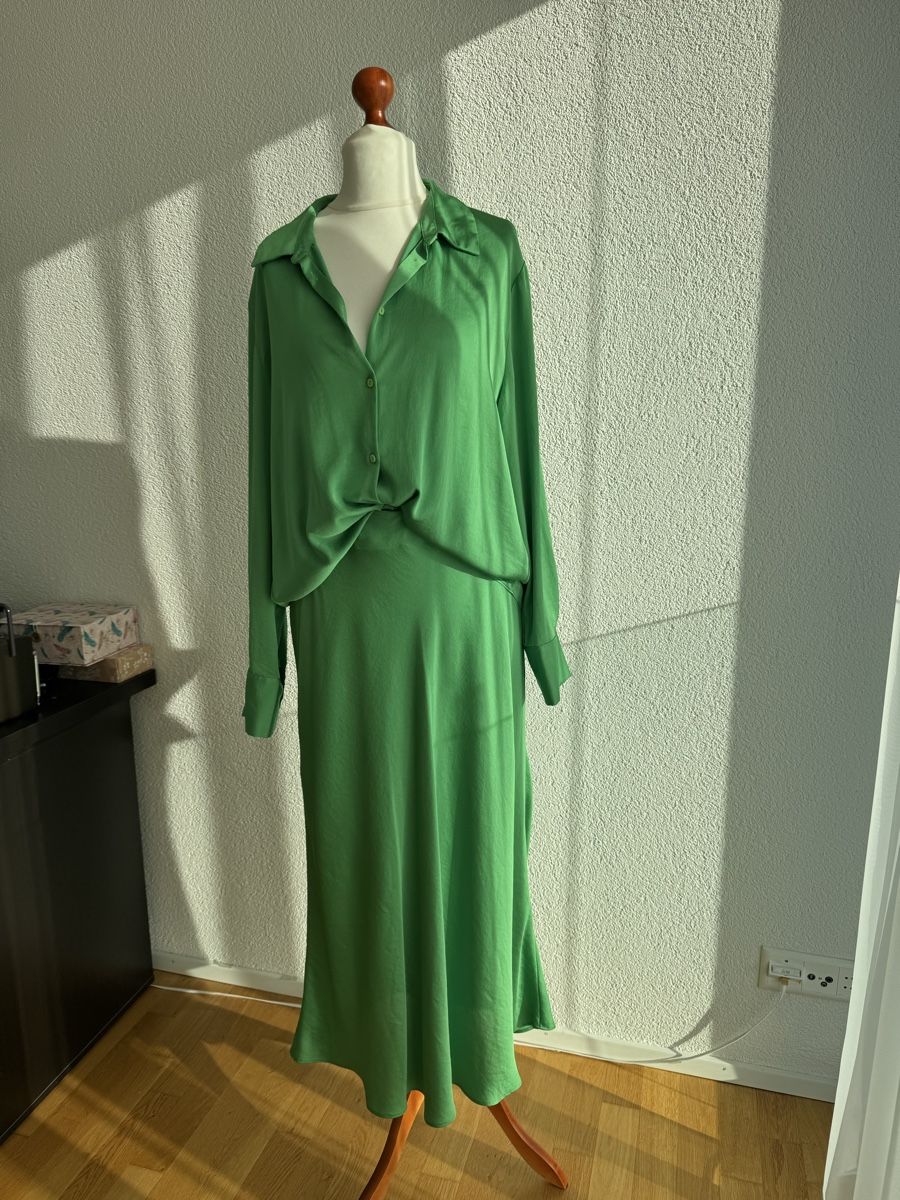 Mango Lots de vêtements: Mango Hemd + Rock Set  grün Gr XL – D'occasion à Baden par Linda46