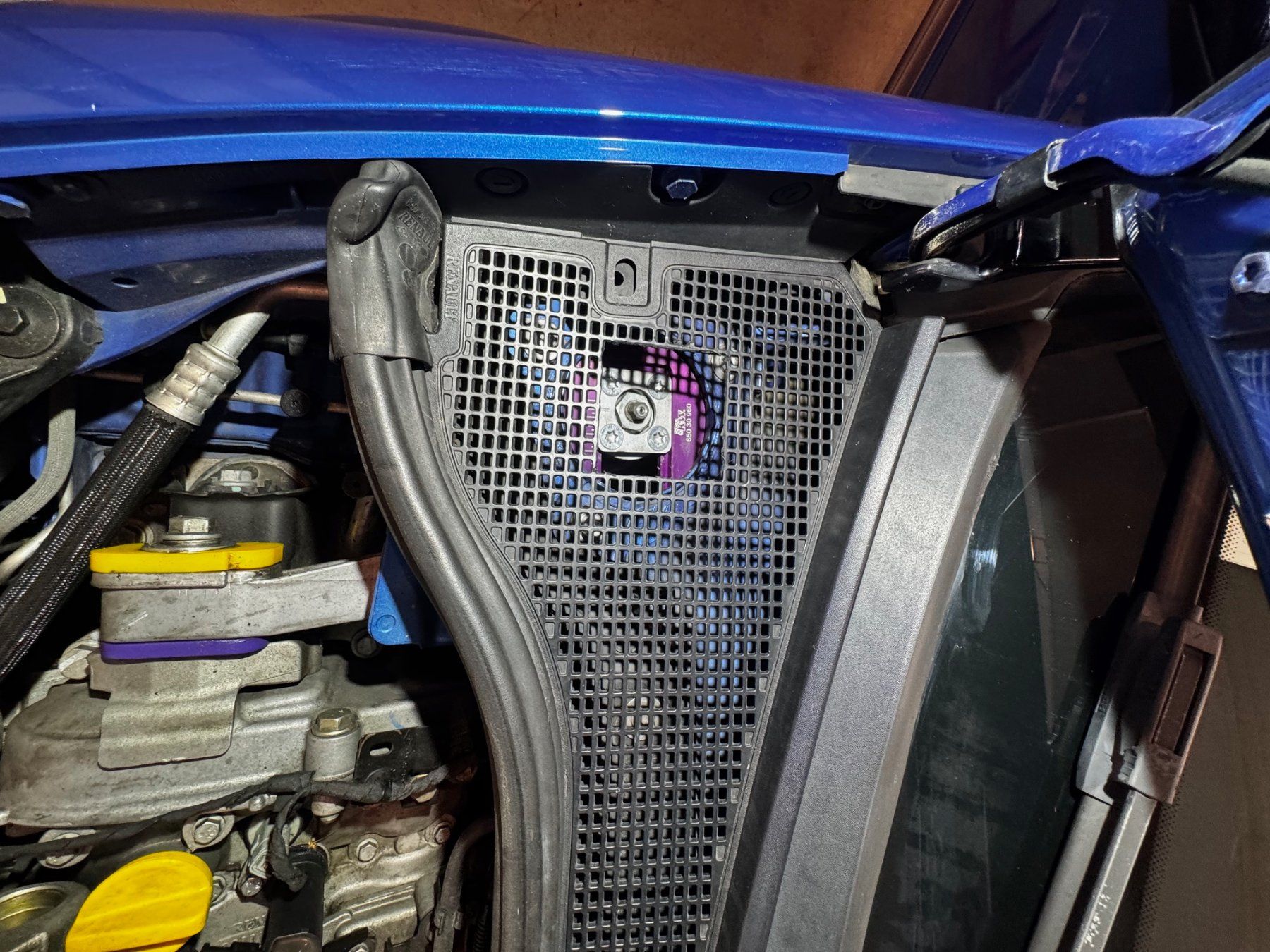 Renault Automobili: Renault Clio3 RS Spezial Tracktool – Usato da Basel venduto da Bonovox01 4