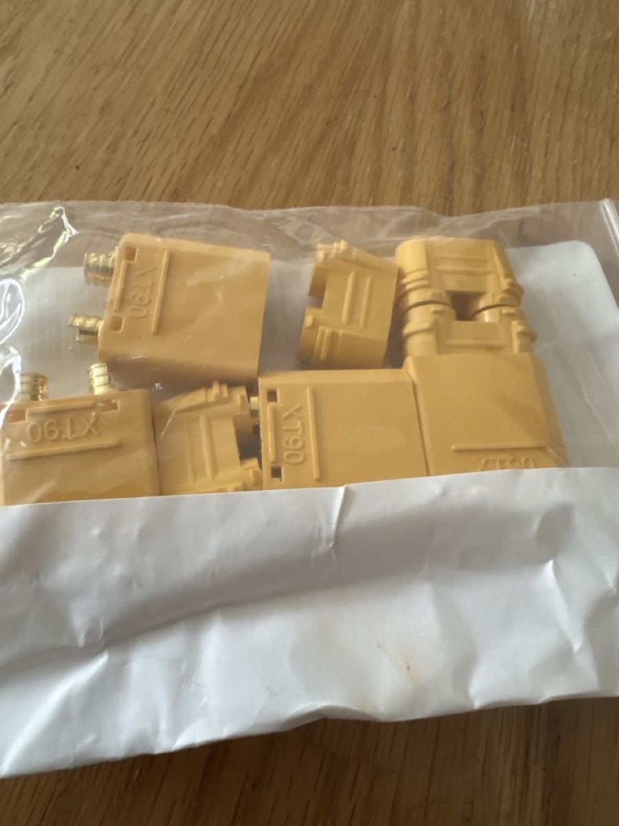 Modellismo RC: XT90 Stecker 4er Pak – Nuovo e nell'imballaggio originale da Zollikofen venduto da ton_2fns