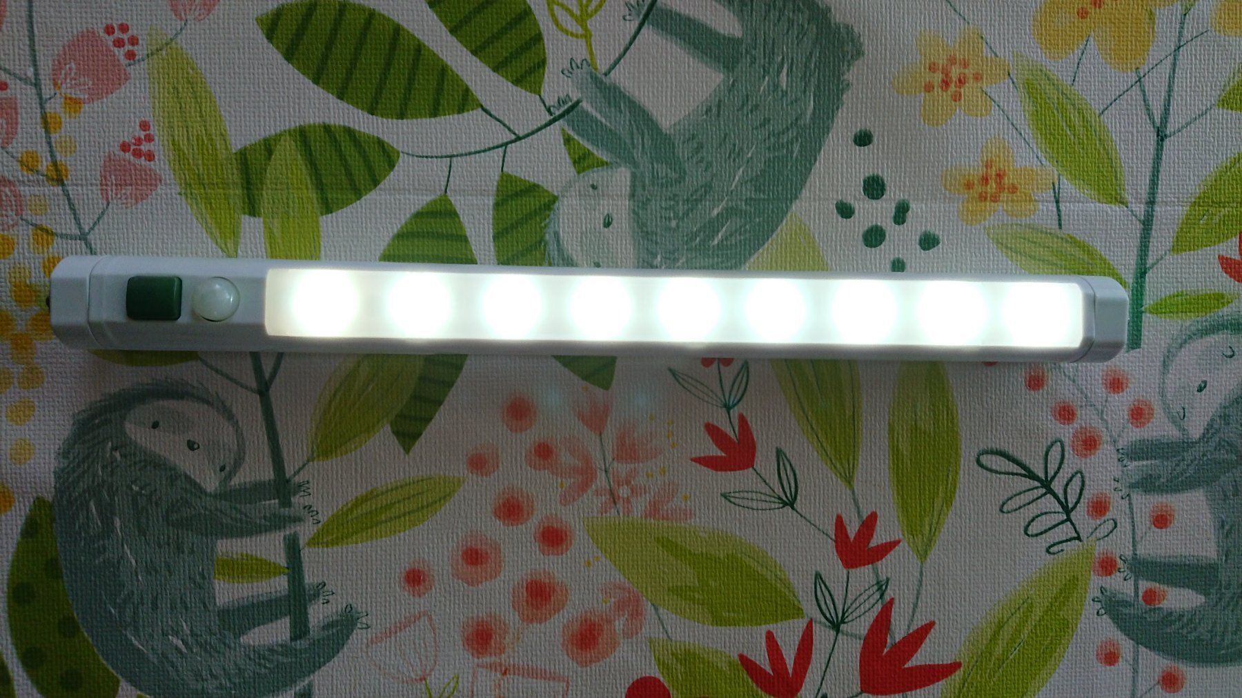Lampen: Barre LED détecteur de mouvement – Neu (gemäss Beschreibung) aus Cugy VD von Twinsen93 1