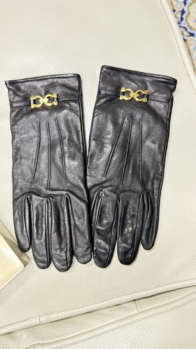 Salvatore Ferragamo Guanti & manicotti: ferragamo handschuhe – Usato da Lachen SZ venduto da HelvetiaLuxury 1