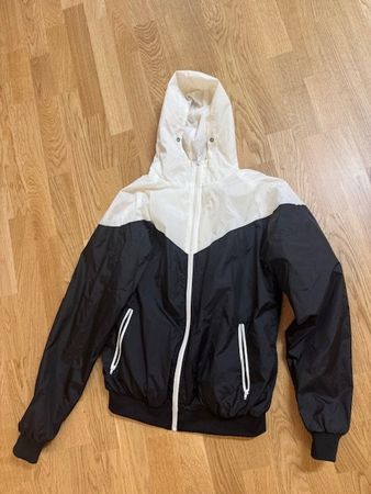 Jacke jungen Gr. M wie neu