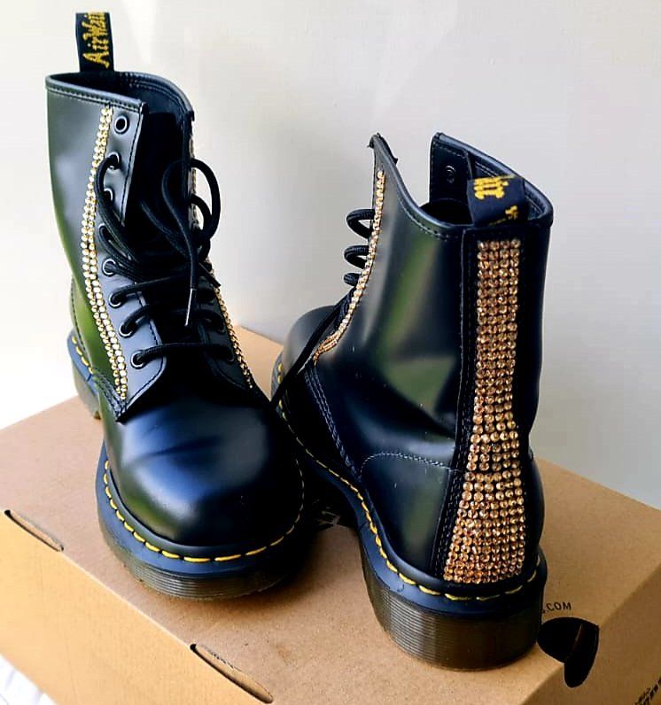 Dr. Martens Herrenschuhe: Dr. Martens mit Swarovski Gold Strass, Gr. 38 – Neu (gemäss Beschreibung) aus kloten von Docsgirl 1