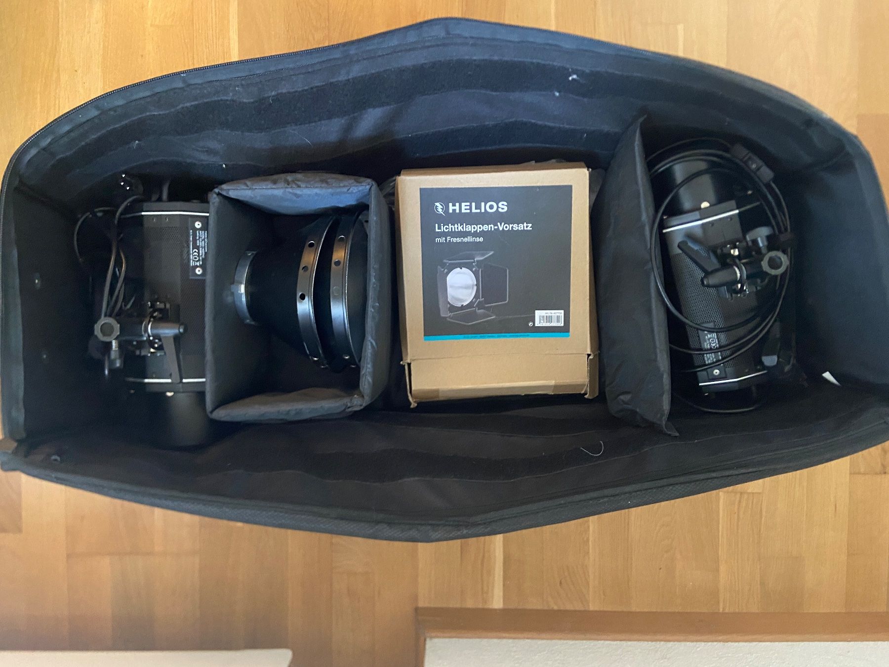 Helios Lampade: Projecteurs LED de studio, HÉLIOS LED Extrême 100 W – Usato da Lausanne venduto da jom_9llz 4