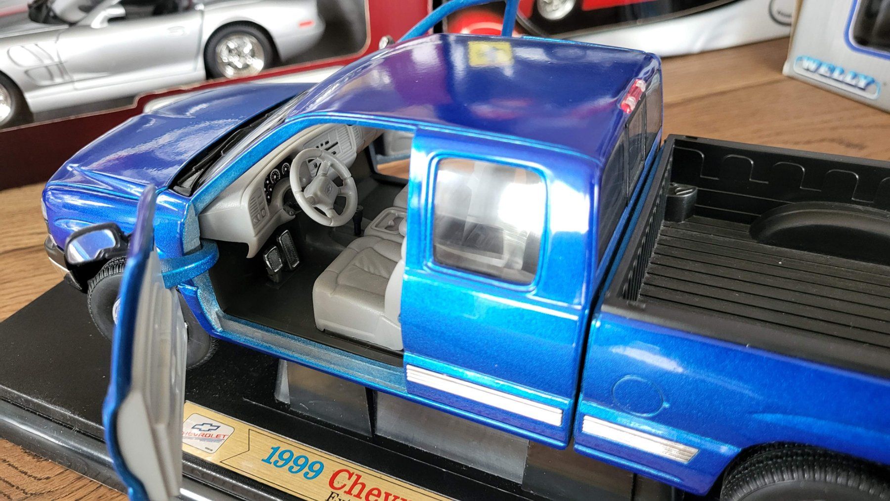 Welly Modellini d'auto: Chevrolet Silverado 1999 1:18 Welly – Usato da Rothrist venduto da Juana5 5